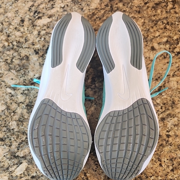 Nike Zoom Fly 3 Aurora Green Smoke Grey - Picture 6 of 6
